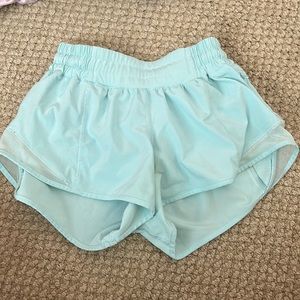 Lululemon Size 2 Hotty Hot Shorts in Breezy (rare color)
